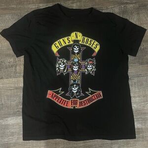 guns and roses band t-shirt